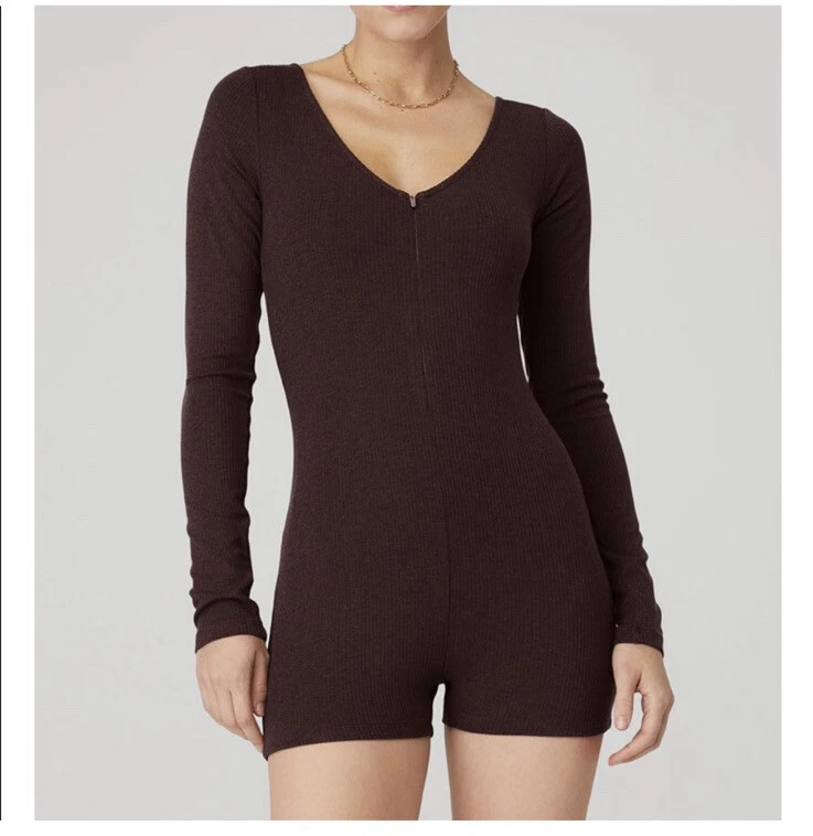 Catch me in this @Alo Yoga bodysuit all spring and summer bc it's