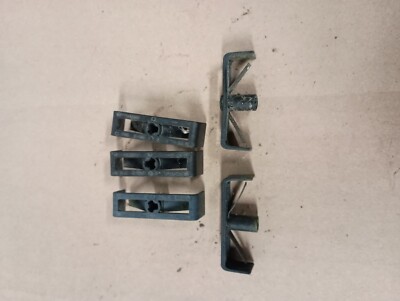 Mercedes W463 G500 G55 wiring harness retainer clips holders 8353438