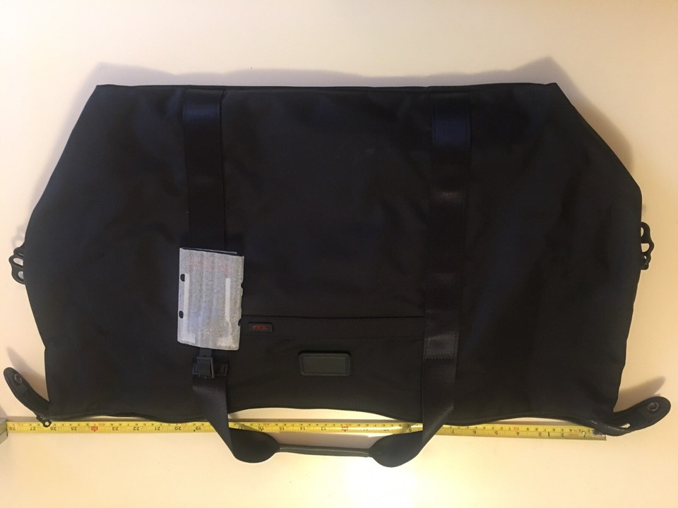 NEW W/TAGS Tumi Black Travel Satchel Duffle Bag 972181041 022249DE