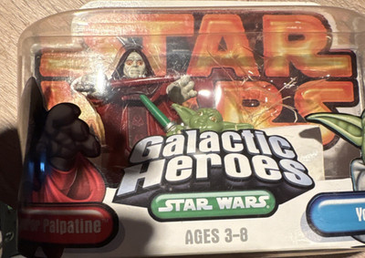 Hasbro Galactic Heroes Emperor Palpatine & Yoda Star Wars Figuren