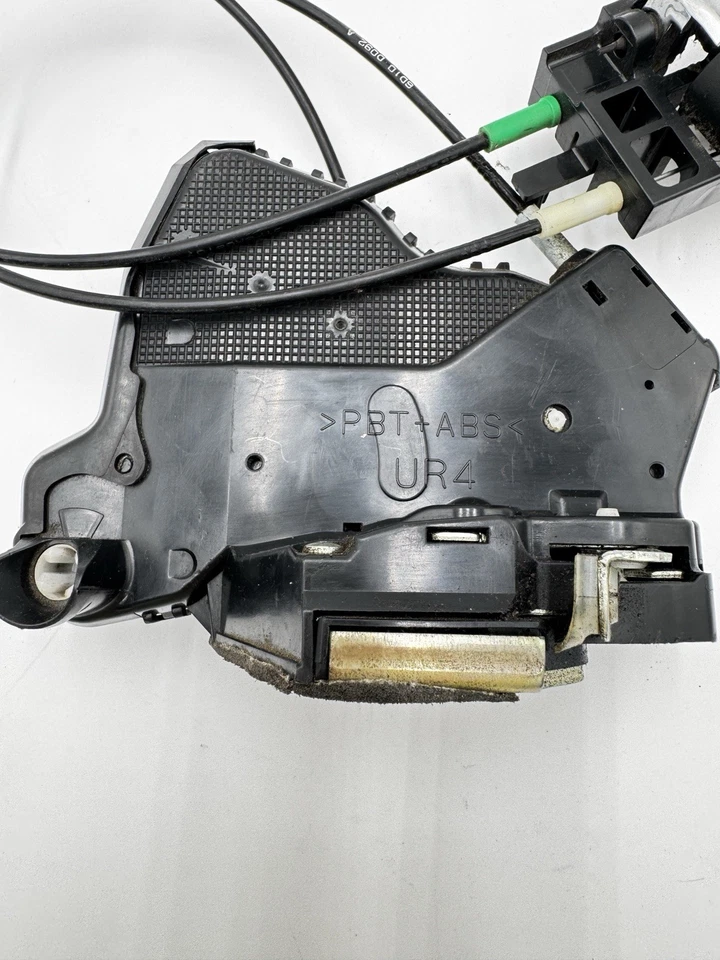 Actuador de cierre de cerradura de puerta delantera derecha Toyota Corolla 2003-08 con manija interior Foto 2 de 4