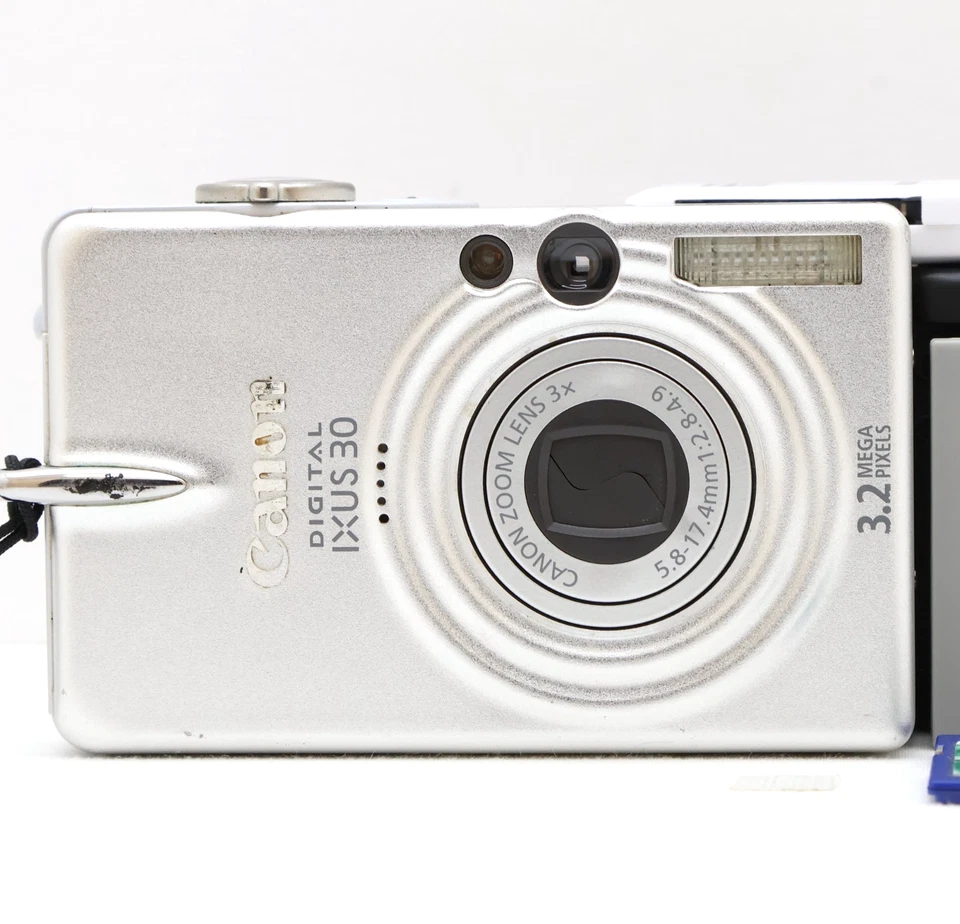 Canon Digital IXUS 30 3.2MP Compact Digital Camera Silver Tested Complete Kit - Image 2 of 4