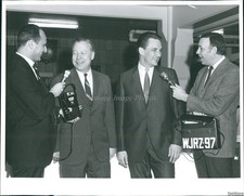1968 Wcbs Radio Lee Macphail Steve Barber Interview Historic Vintage Photo 8x10