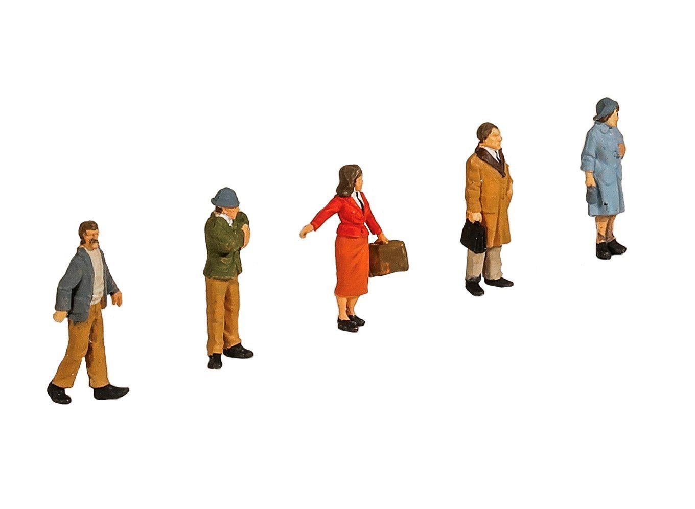 5x Passengers Standing Model Scene 5302