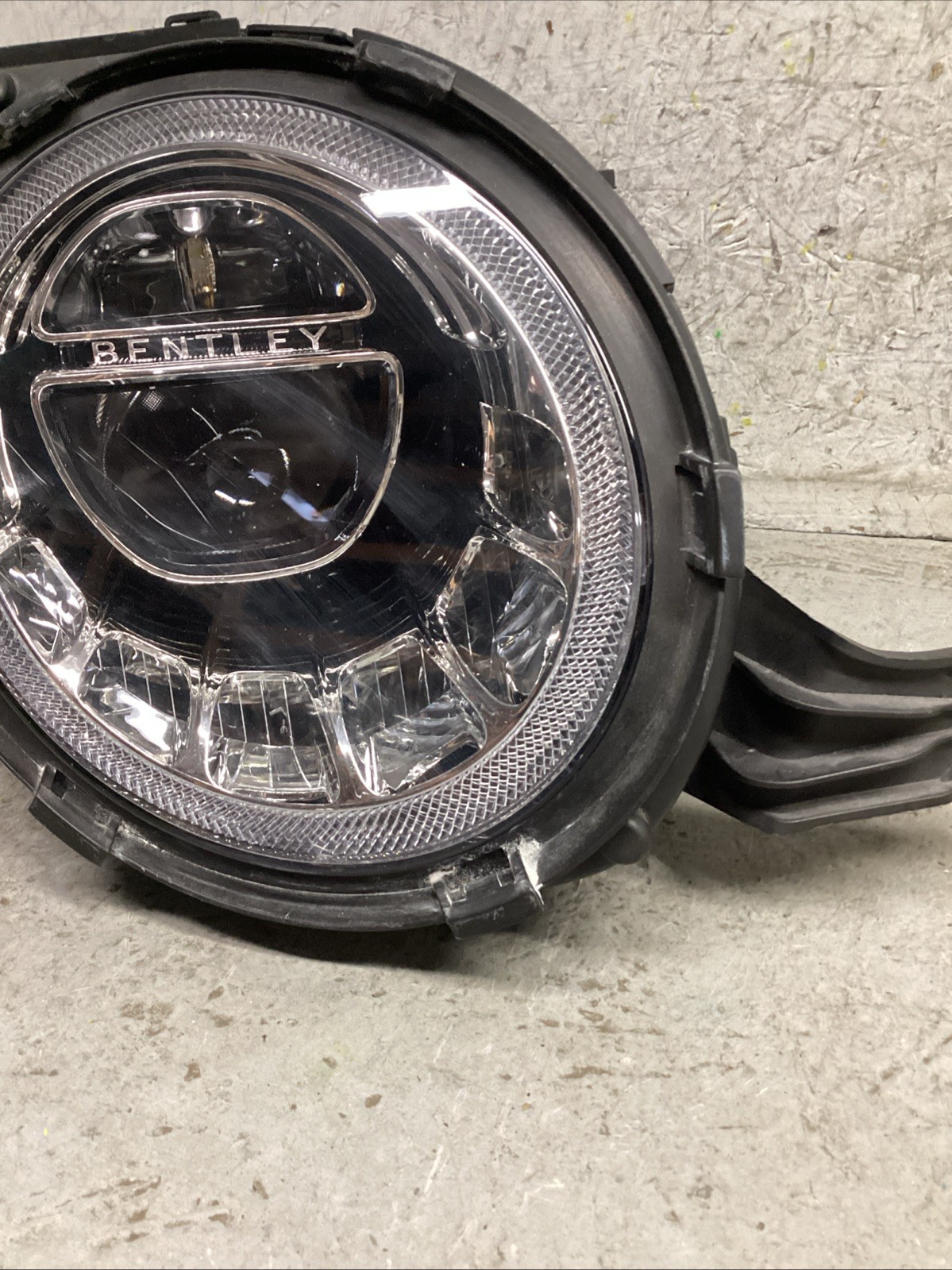 Bentley Bentayga 2017-2020 Right Headlight