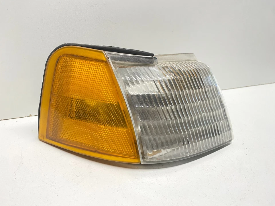 1989-1995 MERCURY COUGAR FRONT RIGHT SIDE TURN SIGNAL PARK LIGHT OEM, 116-00790 - Image 2 of 4