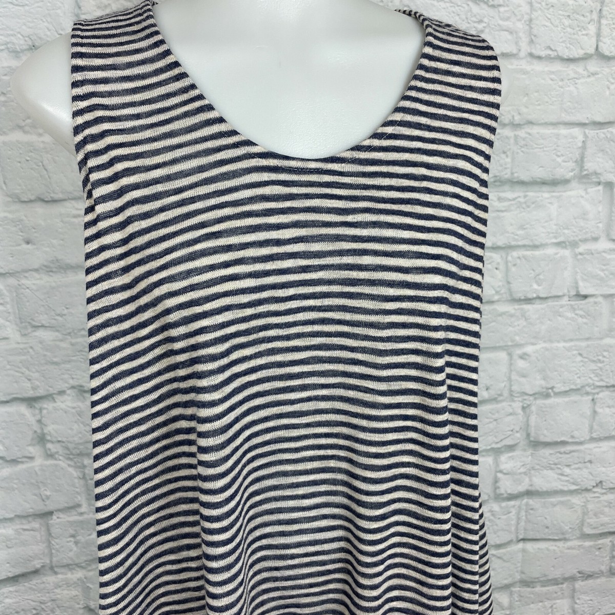 W5 Women's Large Tank Top Knit Striped Gray Blue Sleeveless