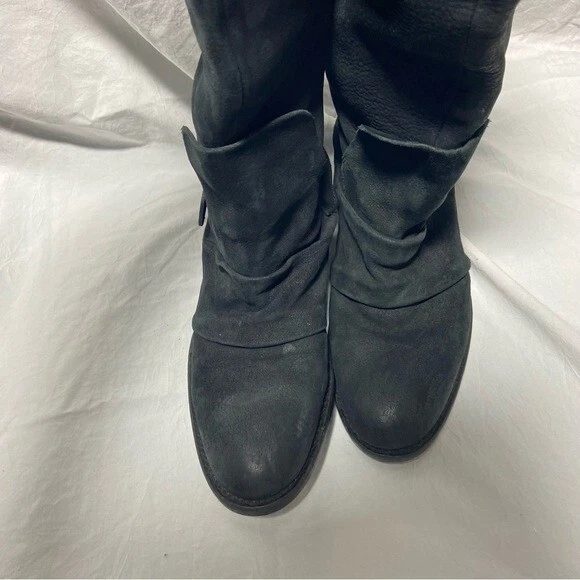 Botas hasta la rodilla Vera Wang de cuero negro lavanda Foto 3 de 4