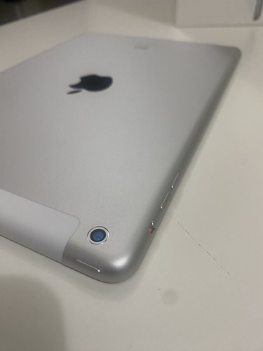 Apple iPad Air 1st Gen. 16GB, Wi-Fi + Cellular (Unlocked), 9.7in - Silver - Picture 9 of 13