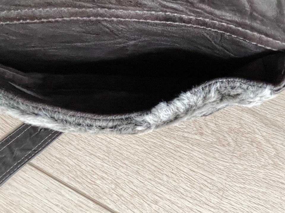 EXCELENTE BOLSO CINTURÓN CALLEEN CORDERO de cuero y piel Foto 3 de 4