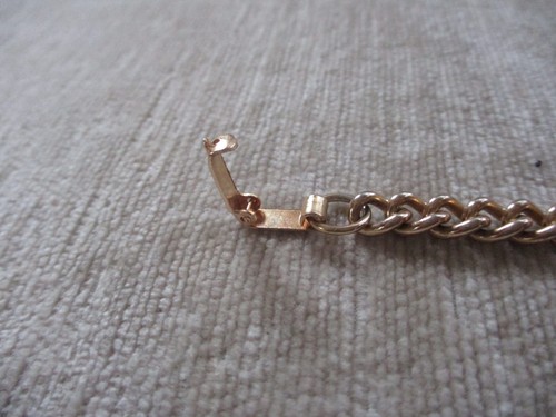 Vintage CHICAGO "C-H-I-C-A-G-O" CHARM BRACELET Gold Tone 6.5" - Picture 4 of 10