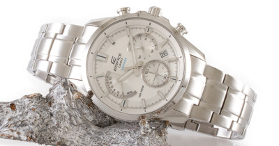 CASIO Edifice Herren-Chronograph Classic Sapphire Chrono EFB-550D-7AVUER