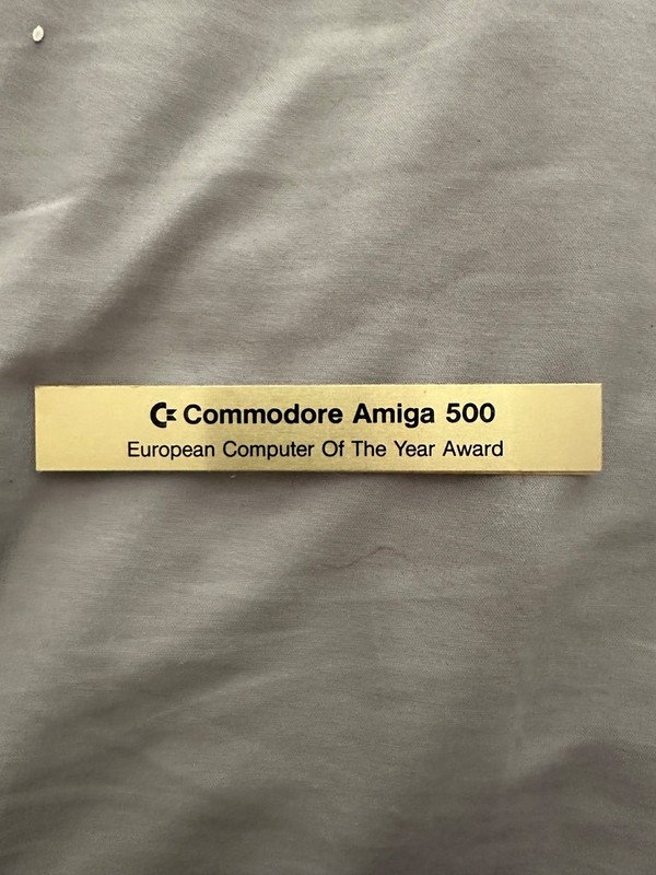 Amiga 500 European computer of the year award badge used in good condition