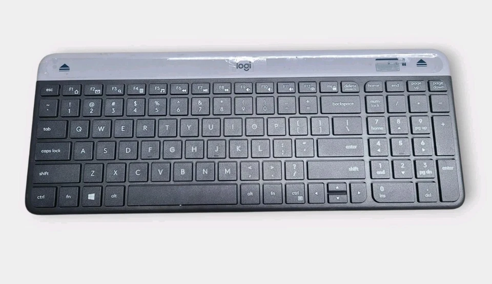 Logitech - MK470 Paquete de teclado y mouse de tijera inalámbricos negros de tamaño completo  Foto 3 de 4