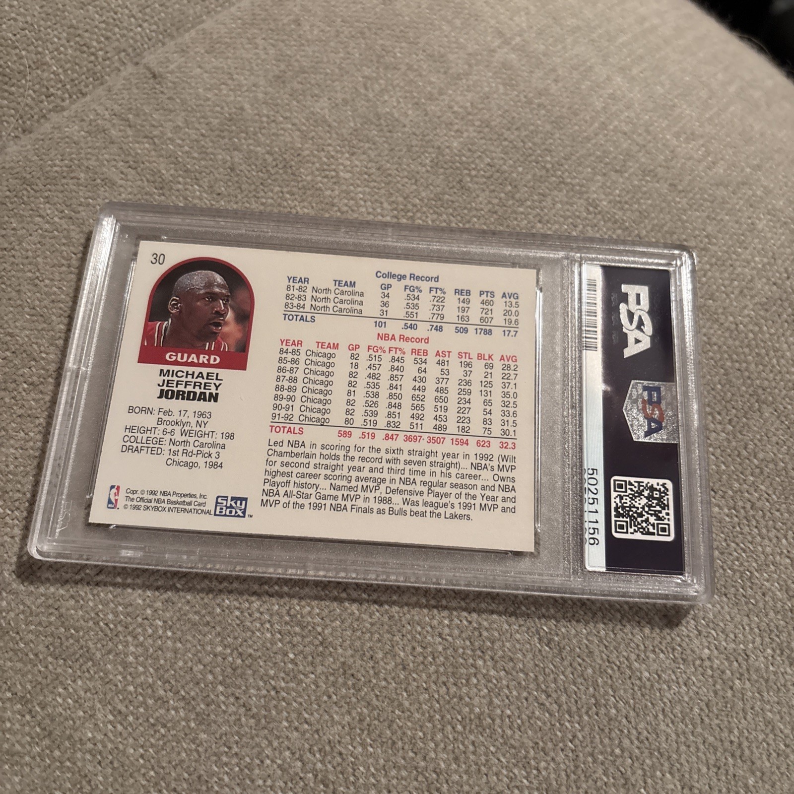 1992 HOOPS #30 MICHAEL JORDAN BULLS HOF PSA 9 view 2
