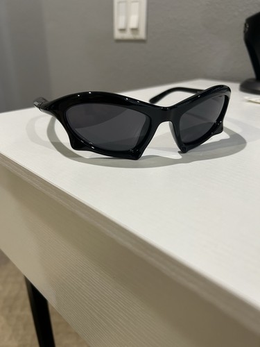 BALENCIAGA BAT 0229 Black 001 Fashion Demna Angular Wrap Sunglasses BB0229S