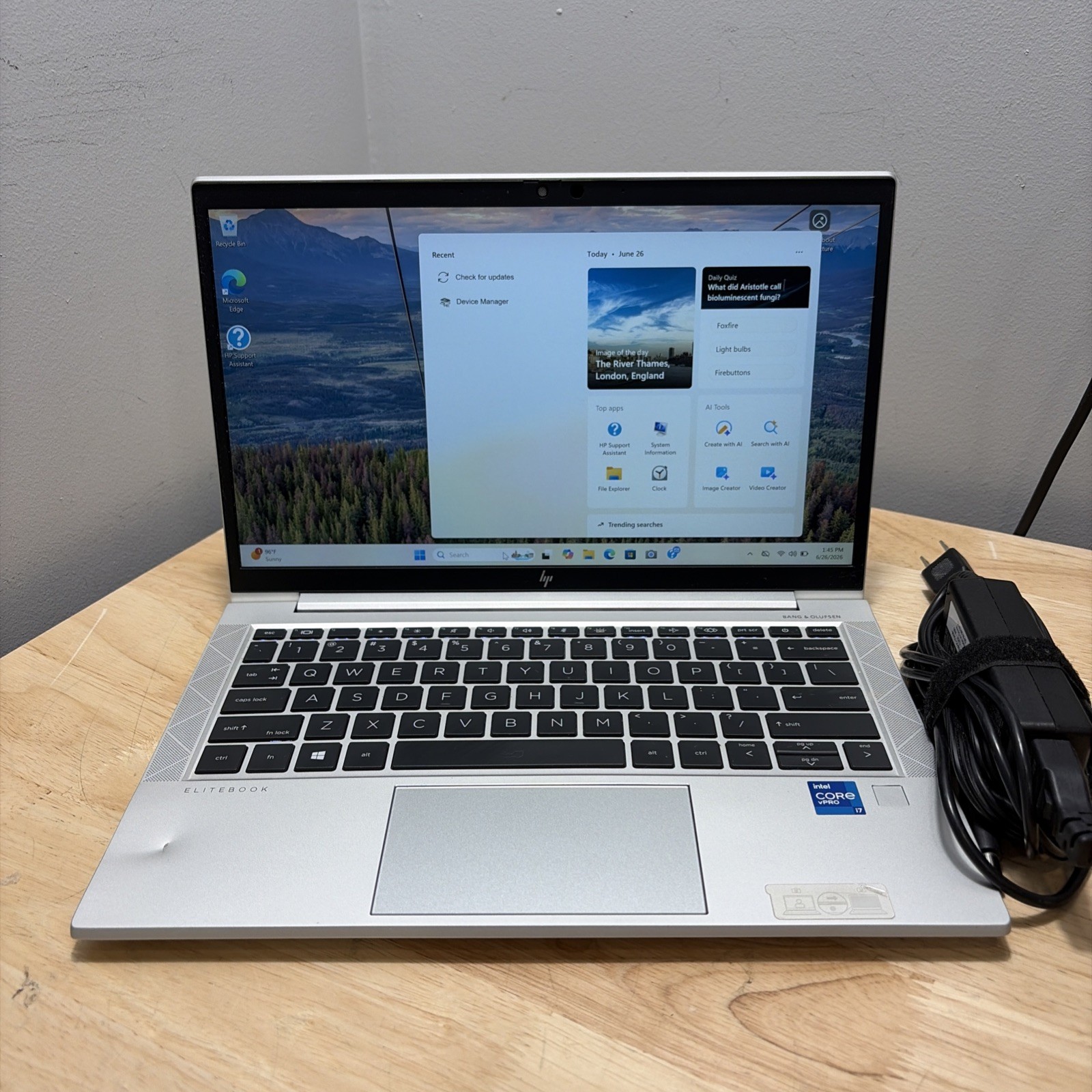 HP EliteBook 830 G8, 14-Inch Laptop, with Intel Core i7-1185G7 3.0GHZ, 256 GB SSD (Solid State Drive), Windows 11 Pro