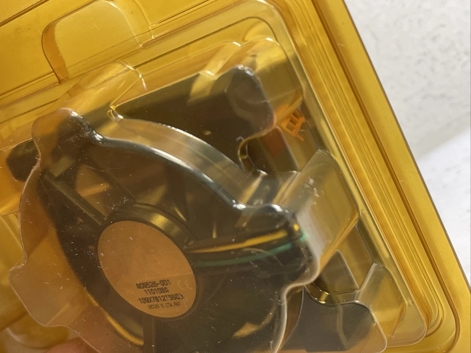 Intel A09526-001 Fan with Heatsink 12V 0.17A - Image 4 of 4