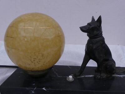 Ancienne Lampe Socle Marbre Chien Régule Globe Verre Liseré Sablé