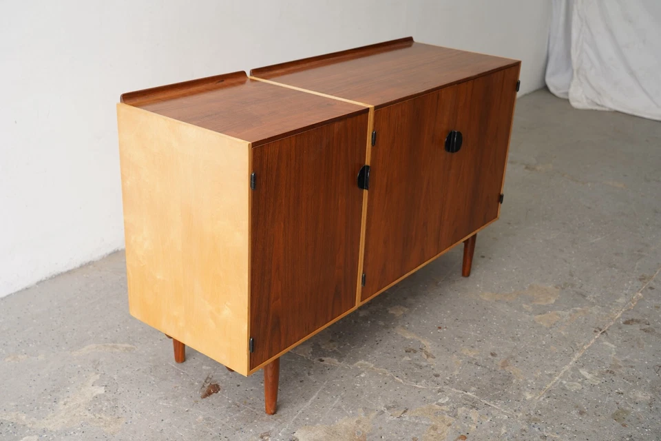 Cómoda restaurada de teca y arce Finn Juhl Credenza / Cómoda para panadero Foto 3 de 4