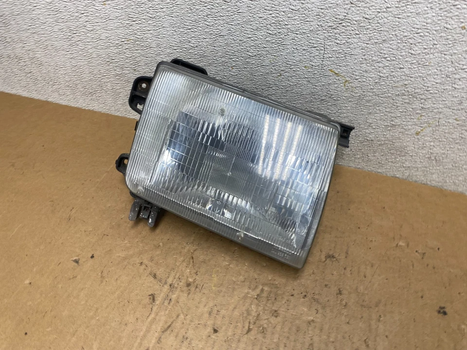 Оригинальная галогенная фара для правой стороны пассажира 1998 1999 Nissan Frontier Q7620 - Изображение 2 из 4