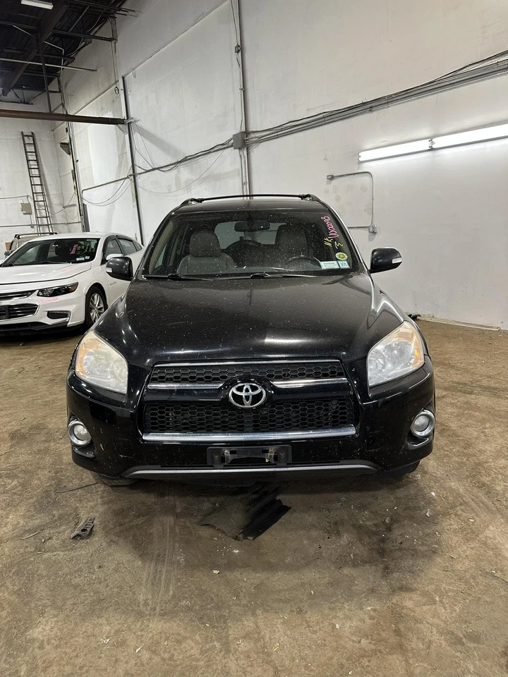 Espejo retrovisor interior delantero central usado se adapta a: Toyota Rav4 2012 atenuación manual Foto 2 de 4