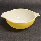 Vintage #443 Pyrex Yellow Cinderella Nesting Mixing Bowl  2 1/2 QT. PYREX Used