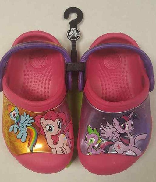crocs little pony