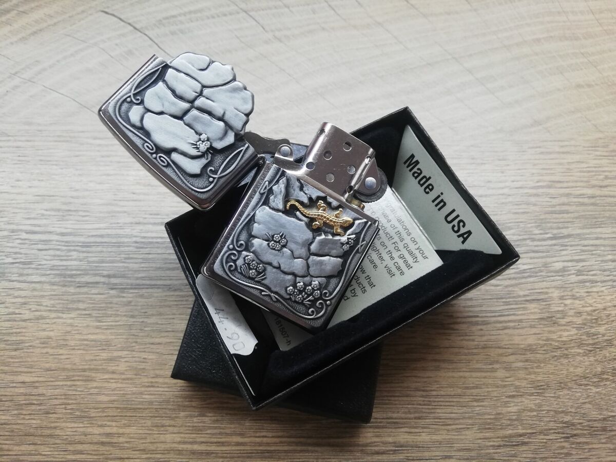 NEW RARE 2014 ZIPPO SPECIAL EDITION 3D ROCK GOLDEN LIZARD NEW RARE 2014 ZIPPO SPECIAL EDITION 3D ROCK GOLDEN LIZARD