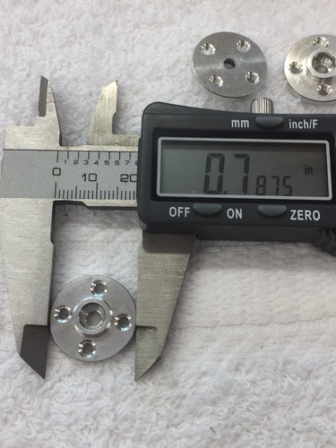 25 SPLINE SERVO CUERNOS DE ALUMINIO PARA FUTABA SERVO O SERVOS 4 AGUJEROS GOLPEADOS 3MM DIA. - Imagen 10 de 12