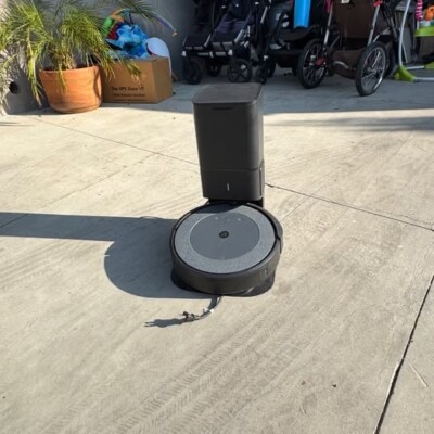 iRobot Roomba i3 EVO Wi-Fi Connected Self Emptying Robot Vacuum Very Good C119
