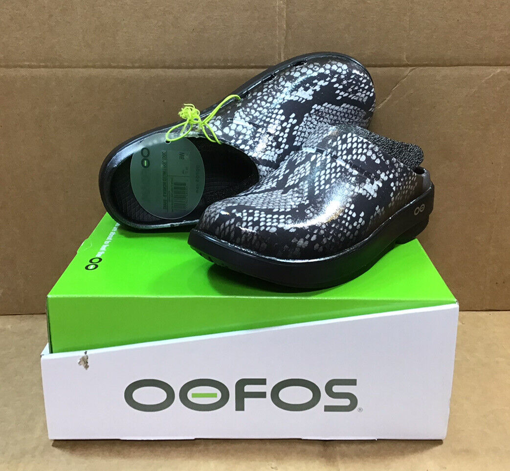 Oofos Women's OOcloog Limited Clog Black/Snake