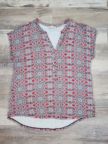 Dana Buchman Top Large V Neck Short Sleeve Shirt Red Black Geometric Blouse - Bild 7 von 7