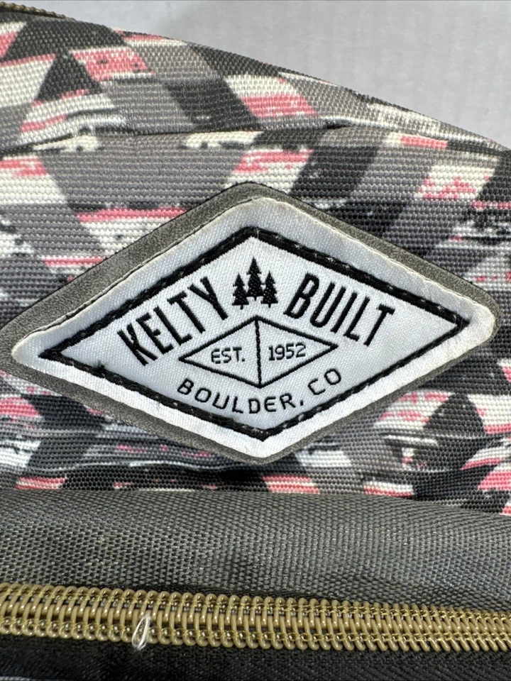 Kelty Built Boulder CO Mochila Occidental Azteca Bolso Bandolera Cartera Rosa Gris Gamuza Foto 2 de 4