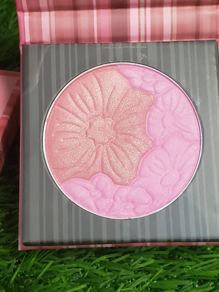 BH Cosmetics DUO CHEEK COLOR - HONOLULU HIDEAWAY - 9g/.32 oz - Image 2 of 4