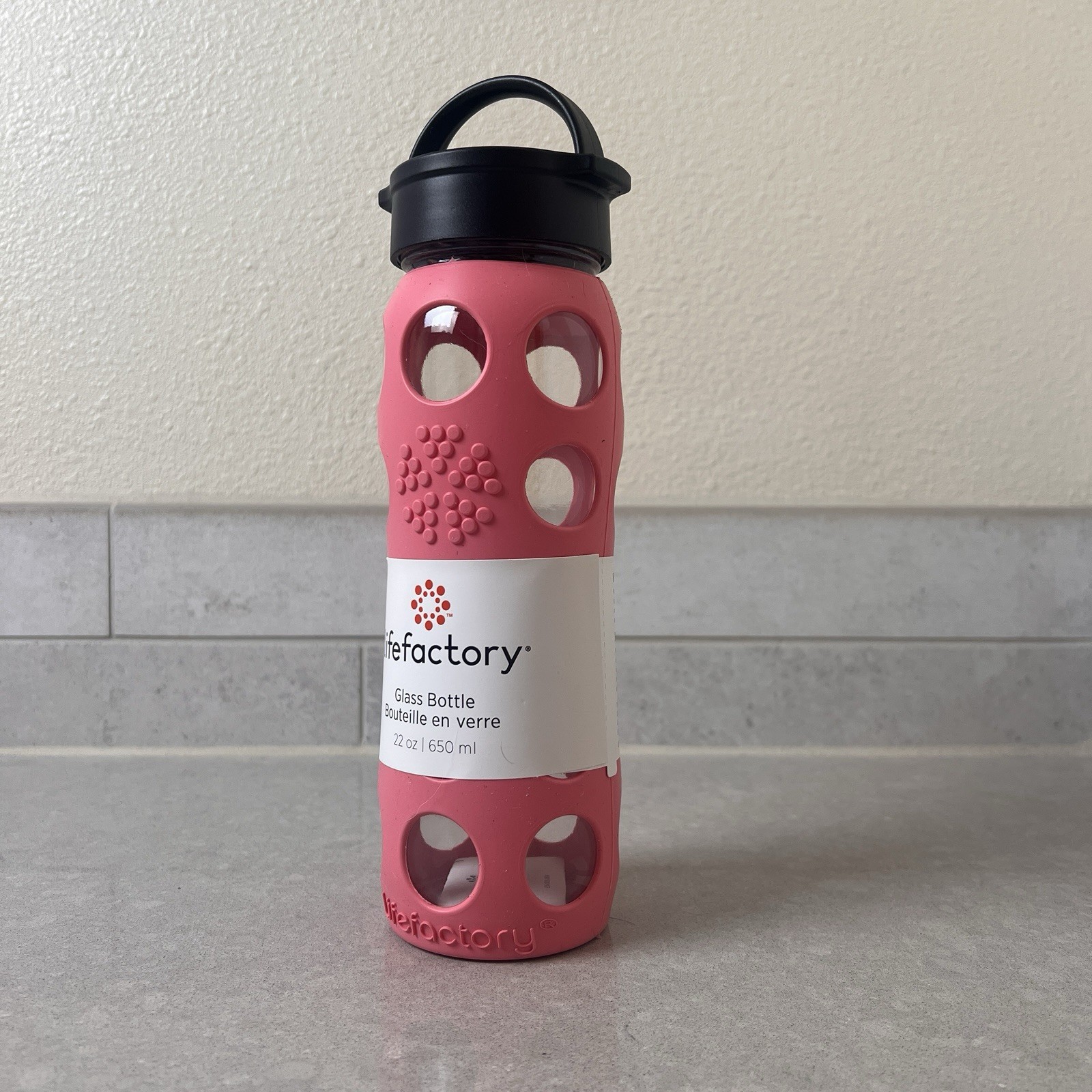 Lifefactory 22oz Glass Water Bottle Pink Silicone Sleeve Scr