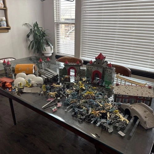 VINTAGE MARX ROBIN HOOD PLAYSET CIRCA 1956  And More?!  Civil War Toys, Igloos