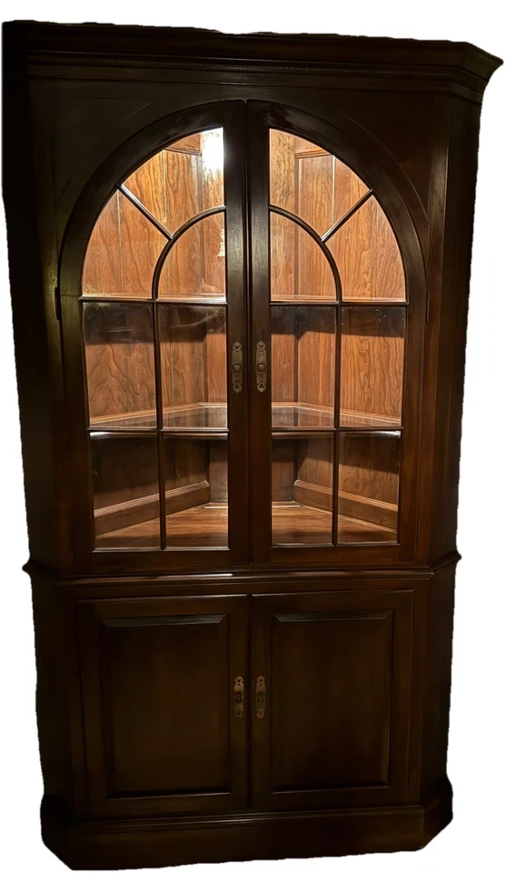 Gabinete de porcelana Cherry Corner Foto 4 de 4