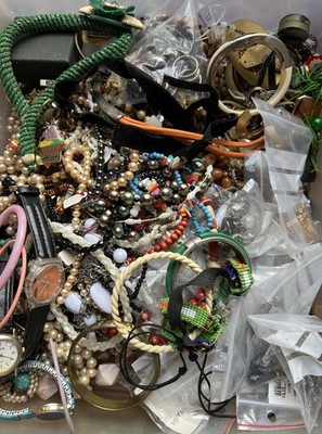 Rare Gros Lot 4kg750 Bijoux Fantaisie Mode Ancien Vintage France