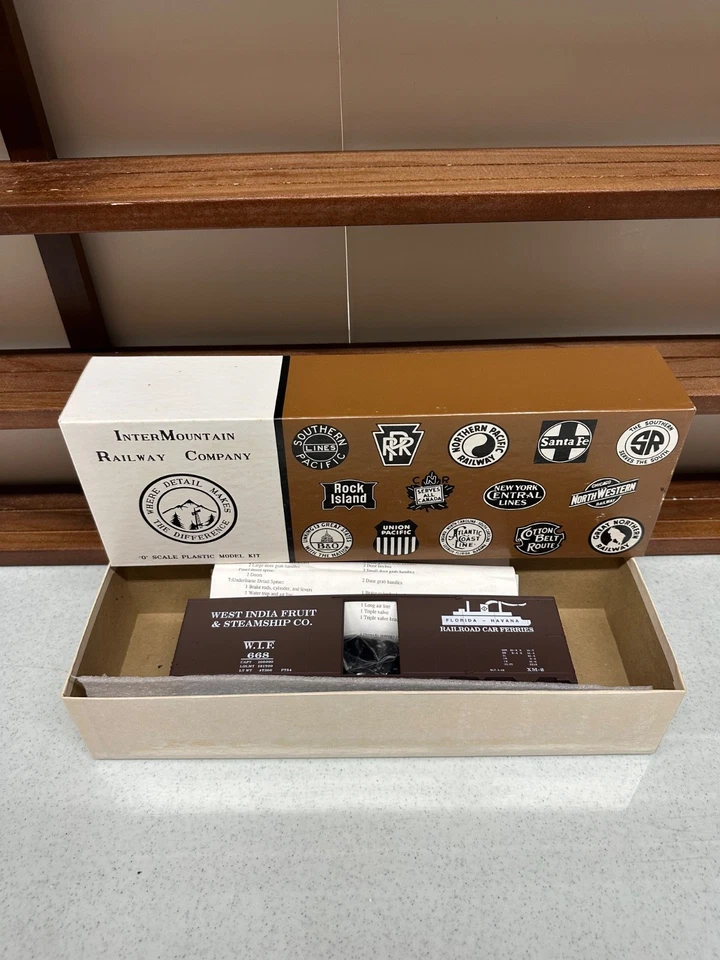 O Scale 2 Rail Intermountain Railway Co. West India Fruit & Steamship Co. Kit - Image 2 of 4