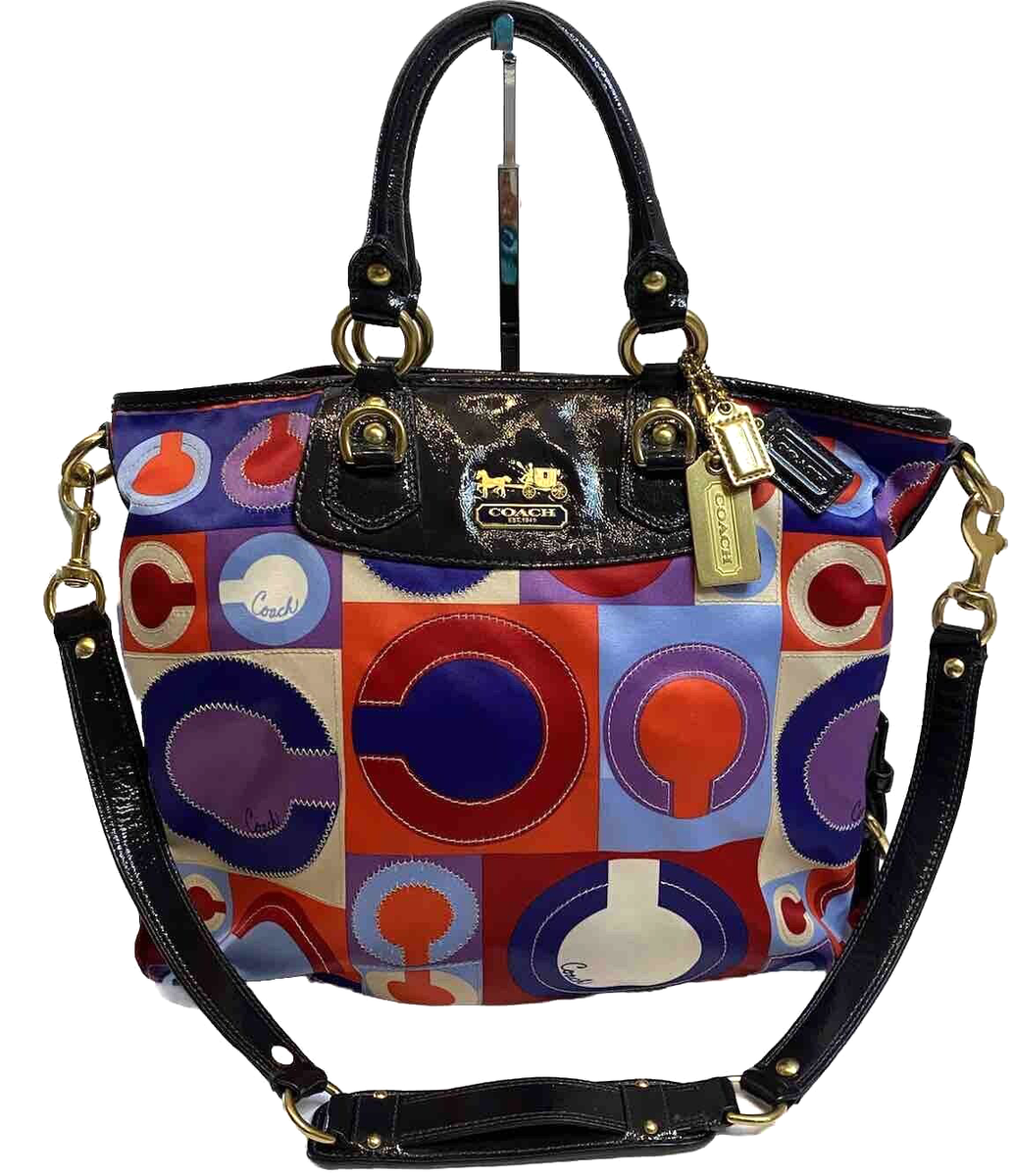 coach マディソン　ショルダーバッグ COACH Madison Shoulder Bag in Signature Canvas With Rivets And