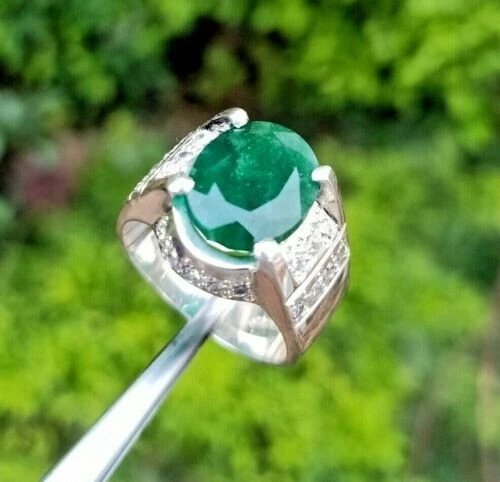 Green zamurd best sale stone