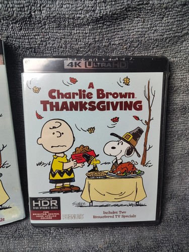 A Charlie Brown Thanksgiving Bonus Peanuts TV Blu-ray 4k Ultra HD DVD & Slipcase - Picture 2 of 14