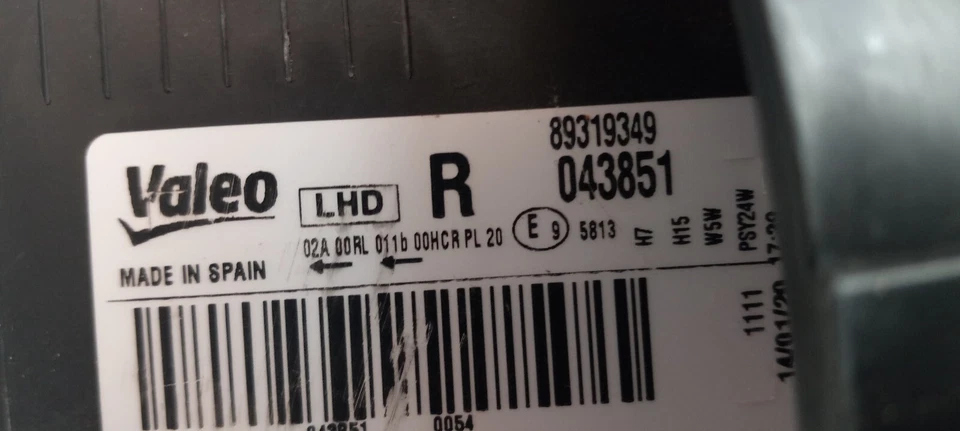 VALEO CONJUNTO DE FAROS DELANTEROS DERECHO VW GTI y MK6 2010 T0 2014 43581 5K0941006C Foto 4 de 4