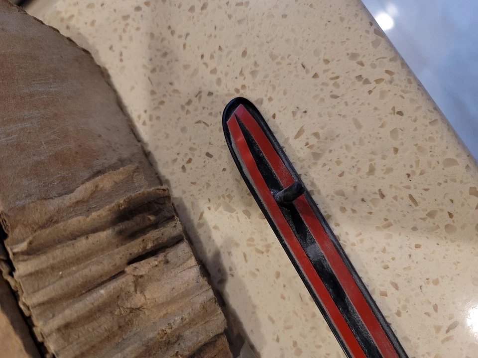 Moldura central puerta lateral pasajero delantero original GM 25682967 nos Foto 4 de 4