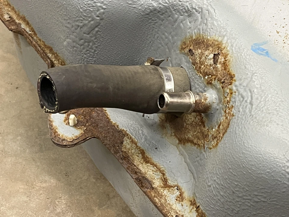 06 LINCOLN ZEPHYR MONTAJE TANQUE GASOLINA 17,5 GALONES Foto 4 de 4