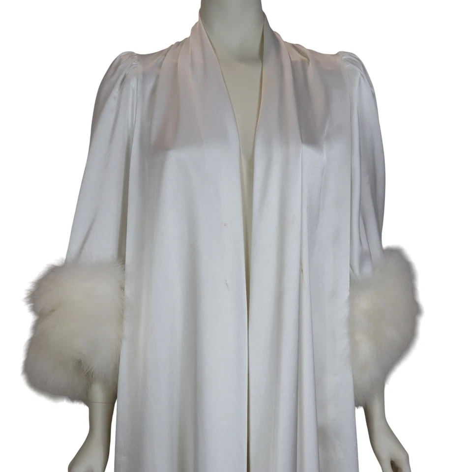 Bata de Colección Lucie Ann Peignoir Imitación Pluma Puño Bolsillo Largo EE. UU. Para Mujer Mediana Foto 3 de 4