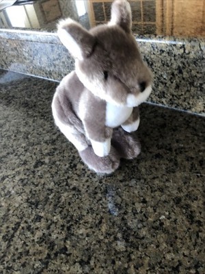 AMERICAN GIRL 2020 GVF49 Kira s Kangaroo Plush  NO JOEY