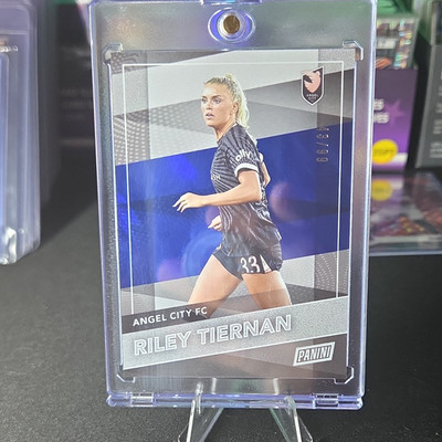 Riley Tiernan /99