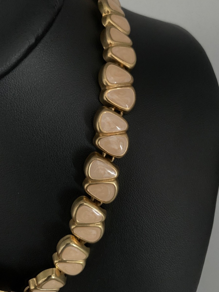Collier Fantaisie Doré Double Triangle En Résine Crème 56g (réf. W995) - Occasion